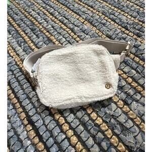 Lululemon Large everywhere belt bag Fleece Cream Gold New